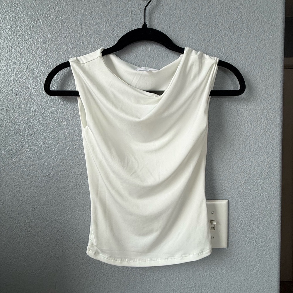 Chic White Sleeveless Tank Top